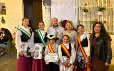 Gatrobar El Retablo, primer premio en el concurso de fachadas típicas de las Cruces de Mayo