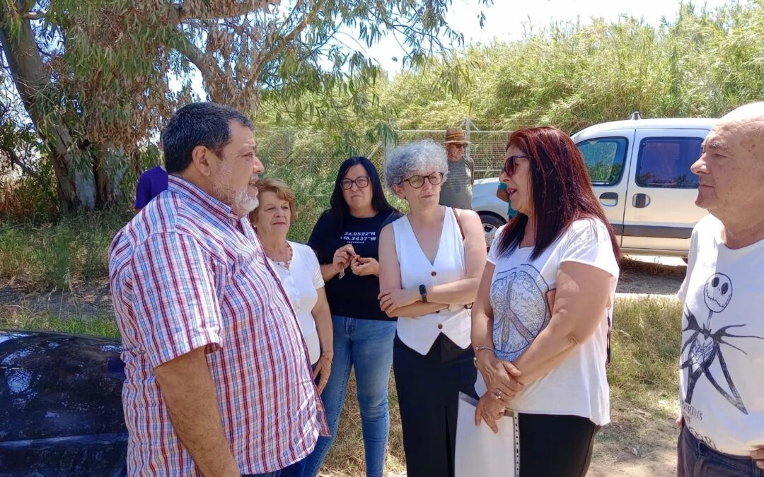 El director conservador del Parque Natural Bahía de Cádiz de la Junta de Andalucía ha supervisado el cauce del arroyo Faín en Arcos