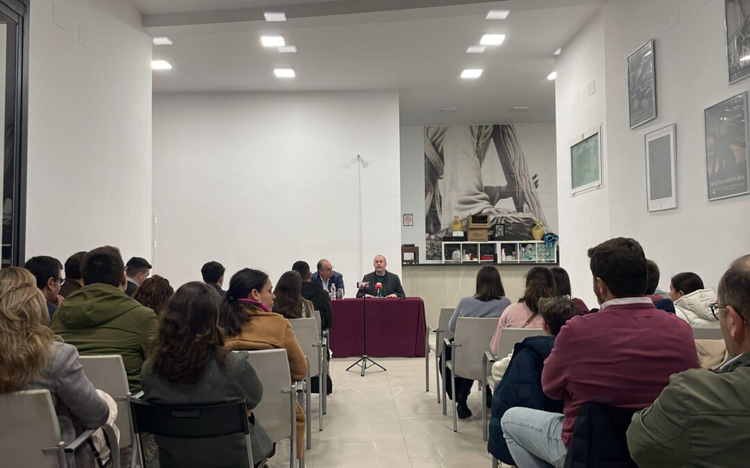 La Casa Hermandad de las Tres Caídas acoge la presentación del libro ‘Confía’ del periodista jerezano Eugenio Camacho