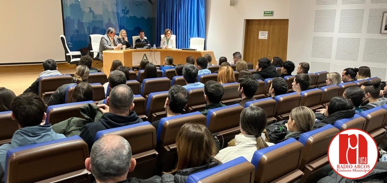 Más de 350 estudiantes de primero de Formación Profesional Dual inician sus prácticas en los centros sanitarios de la provincia de Cádiz